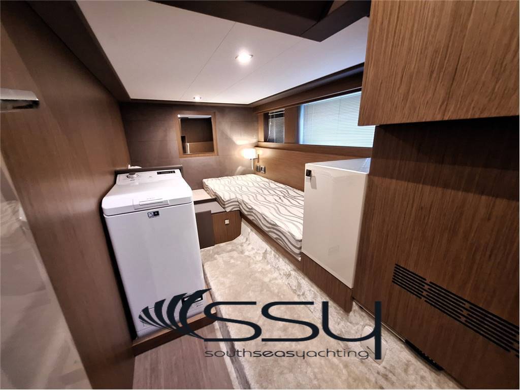 Cranchi T43 eco trawler