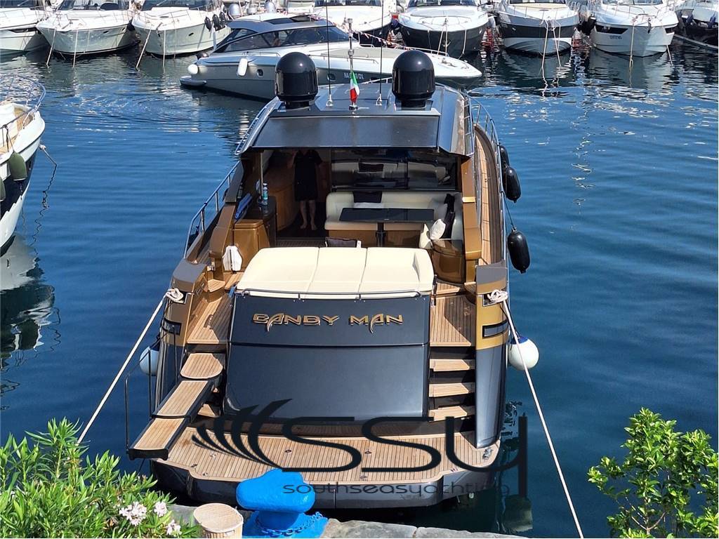 Pershing 64