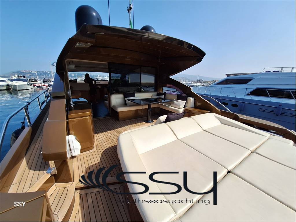 Pershing 64