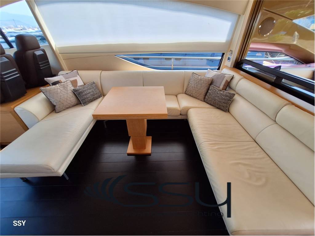 Pershing 64