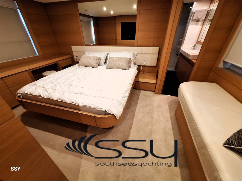 Pershing 64