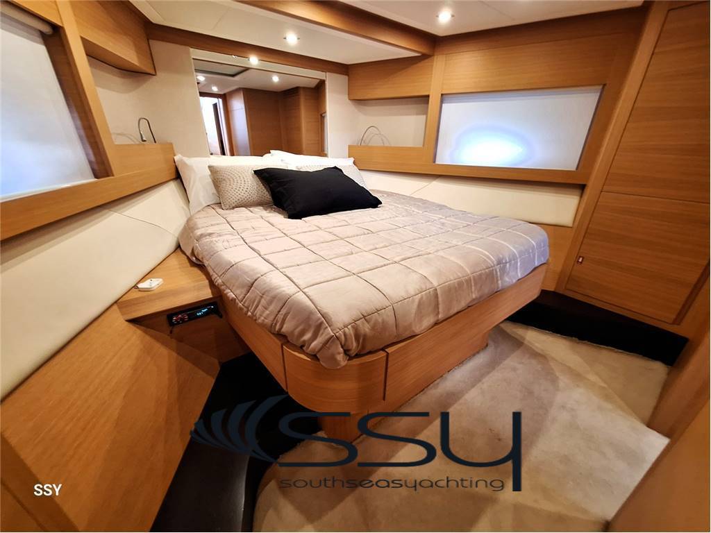 Pershing 64