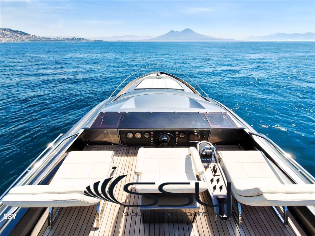 Pershing 74