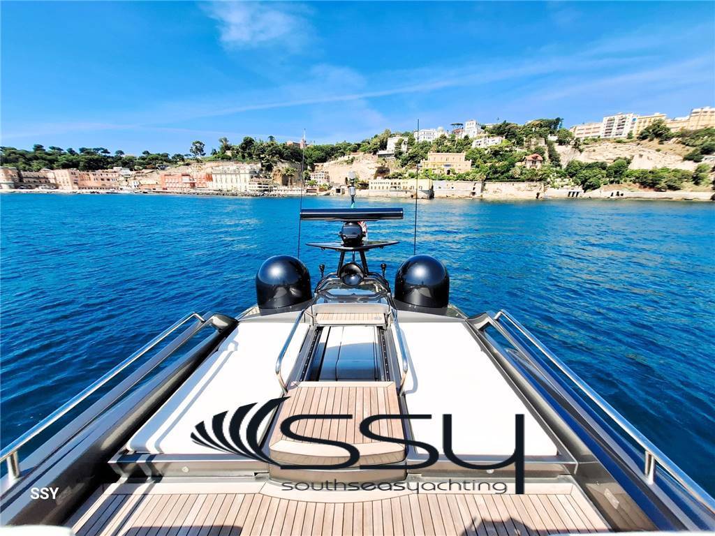 Pershing 74