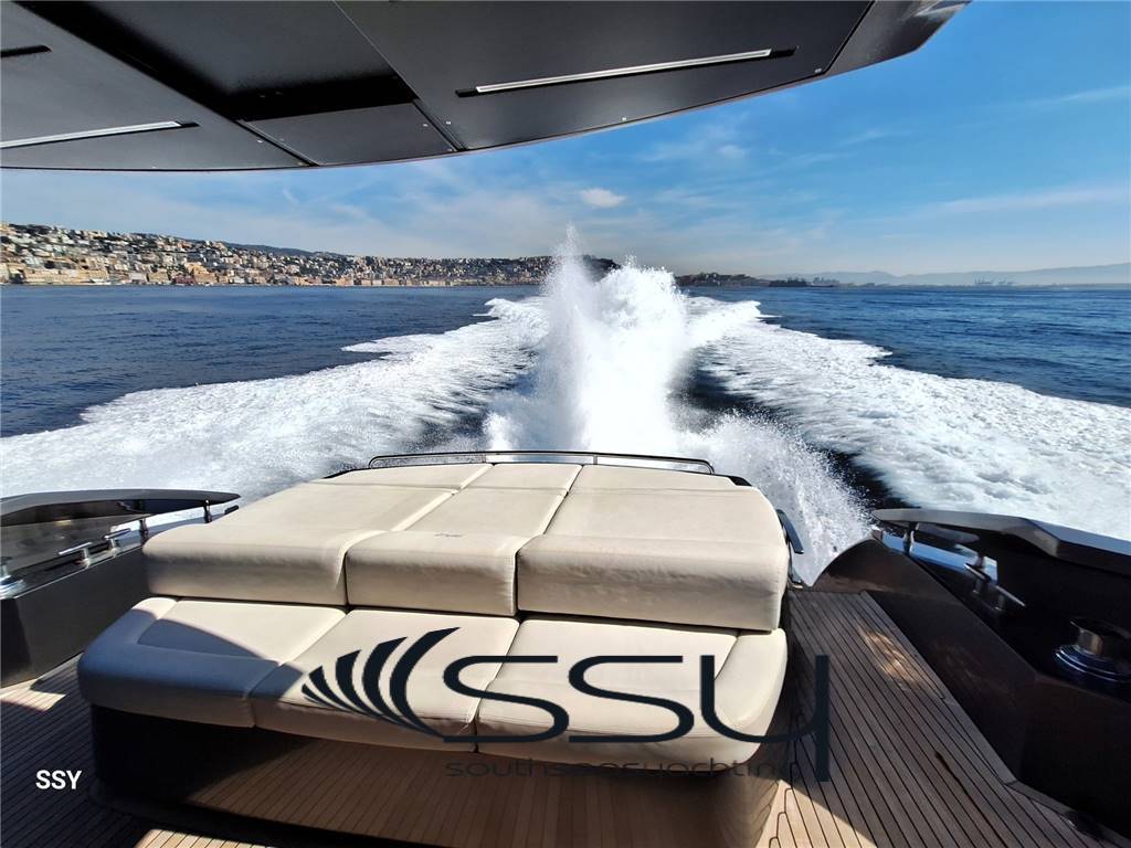 Pershing 74