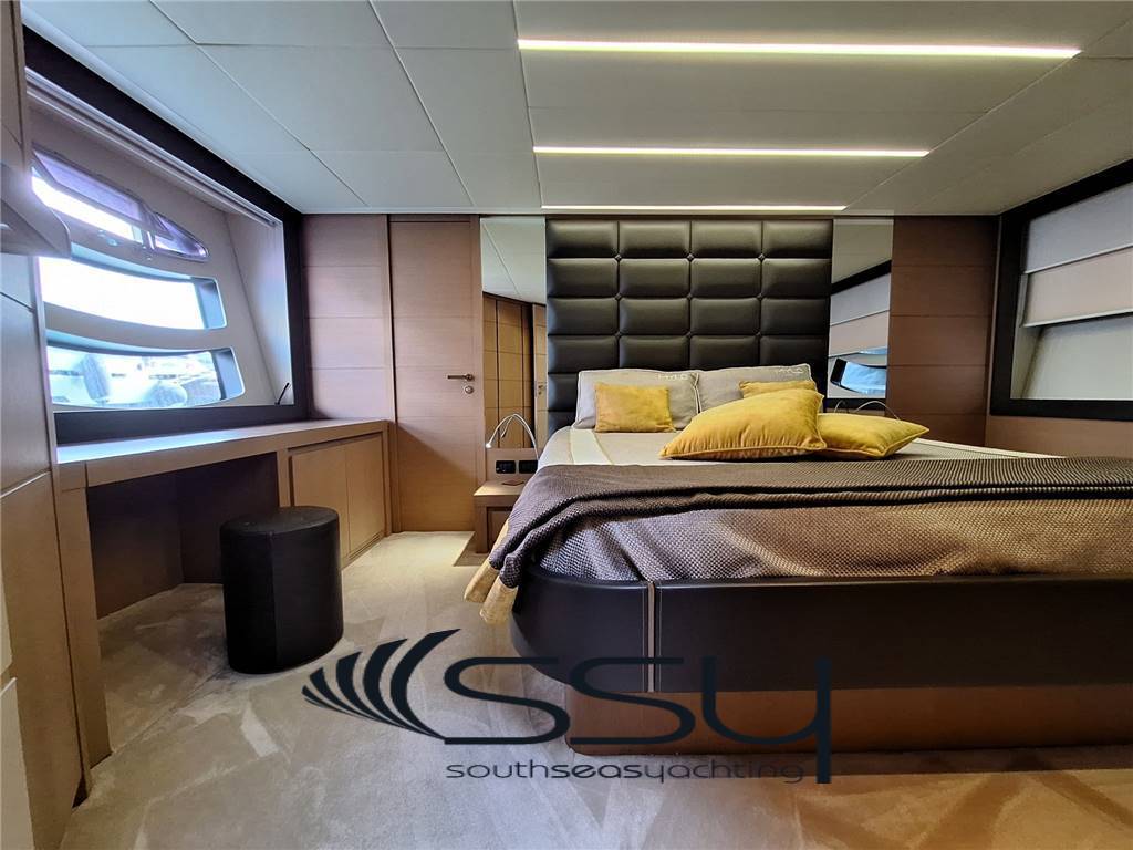 Pershing 74