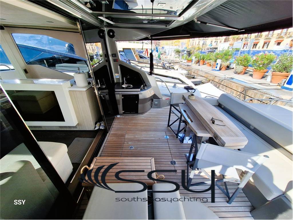 Cranchi 60 hard top