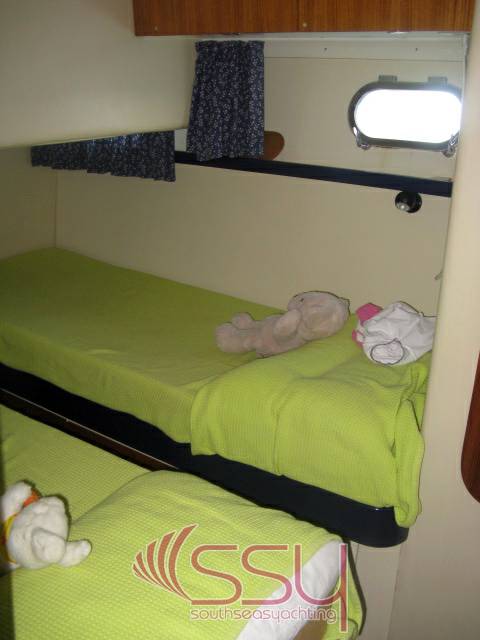 Ferretti Altura 44