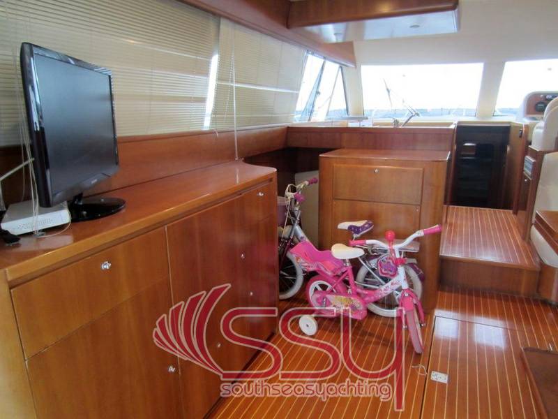 Uniesse 48 fly