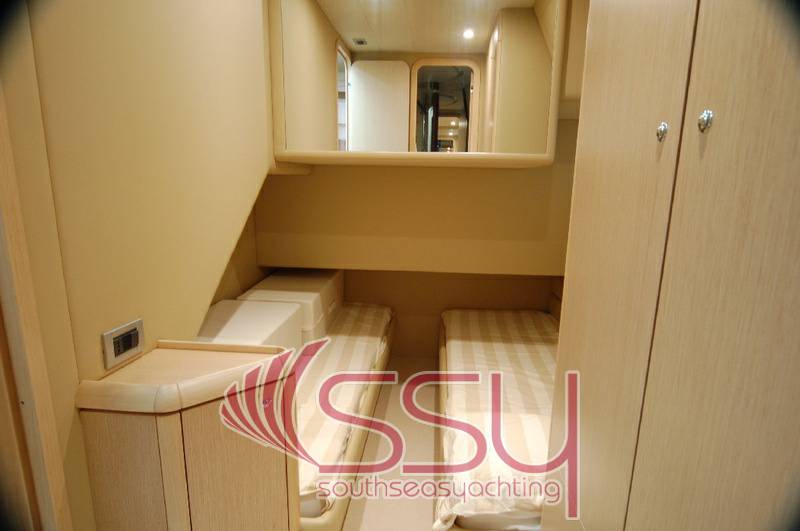 Ferretti 550 fly