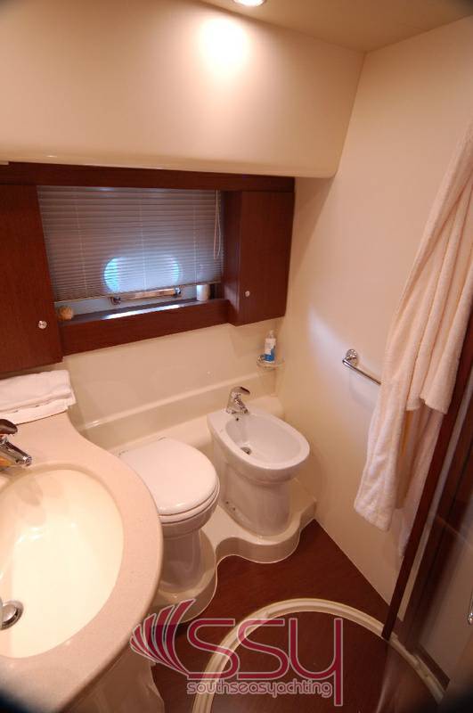 Ferretti 550 fly