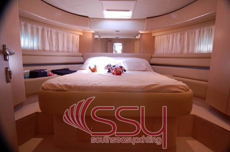 Ferretti 550 fly