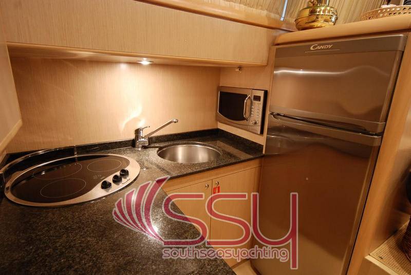 Ferretti 460 fly