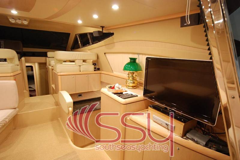 Ferretti 460 fly