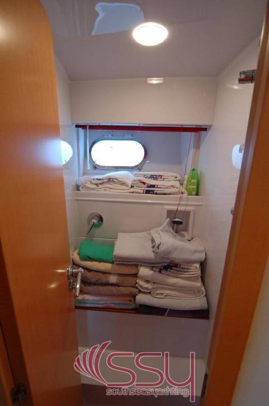 Baia Flash 48 hard top