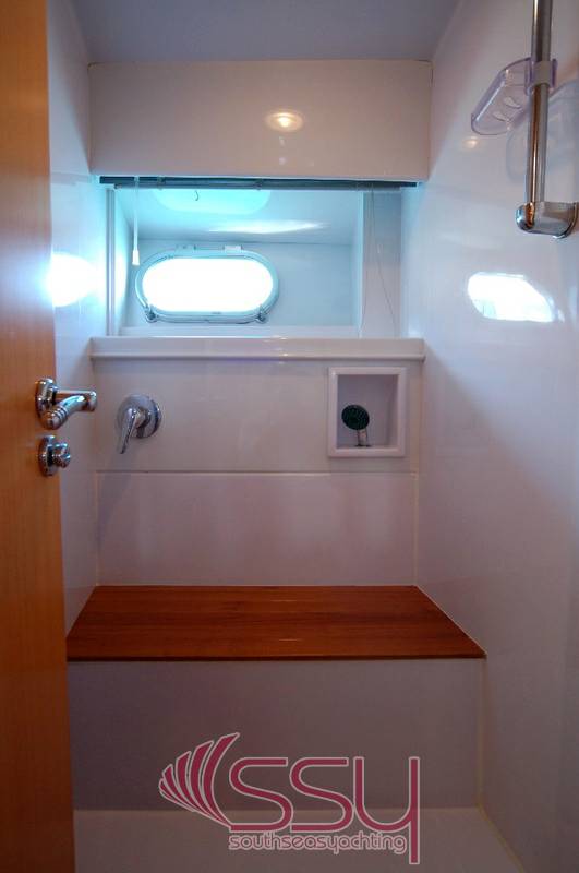 Baia Flash 48 hard top