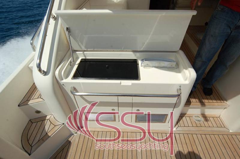 Uniesse 42 open