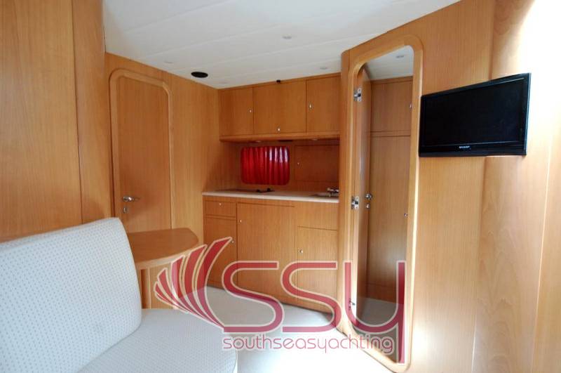 Uniesse 42 open