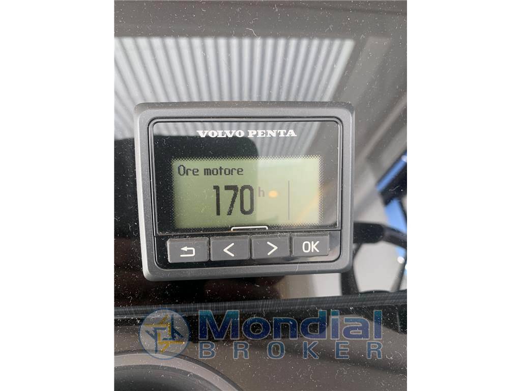 Sealine C335