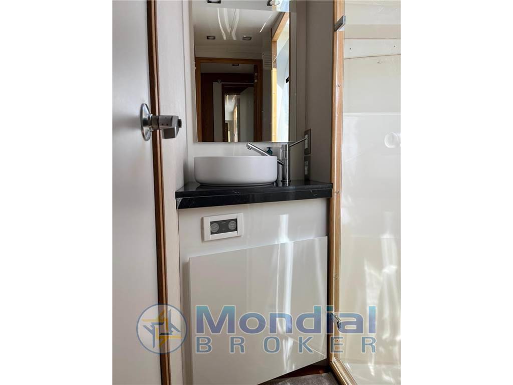 Bertram yacht 46.6 convertible