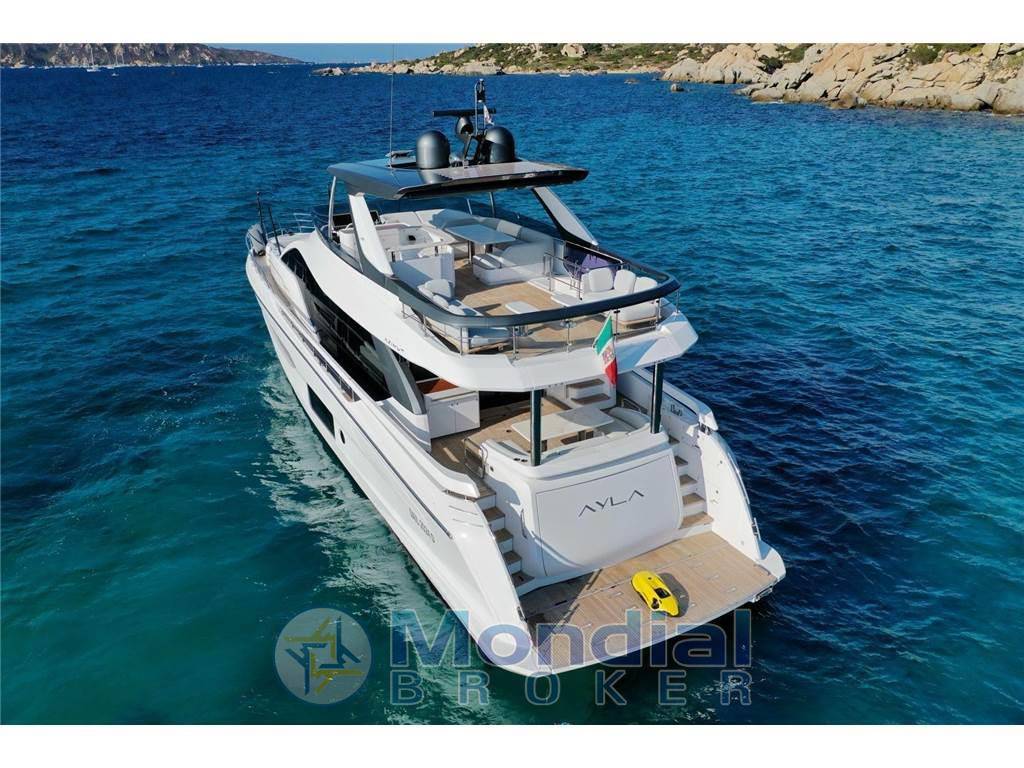 Azimut 78 fly