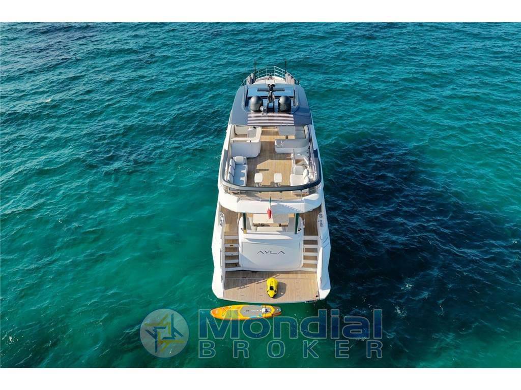 Azimut 78 fly