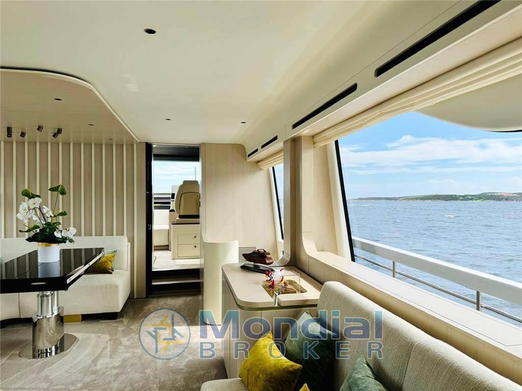 Azimut 78 fly