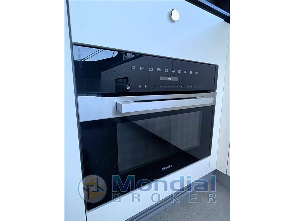 Azimut 78 fly