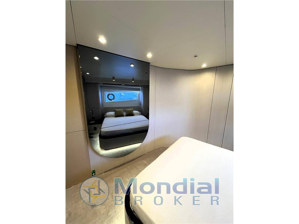 Azimut 78 fly