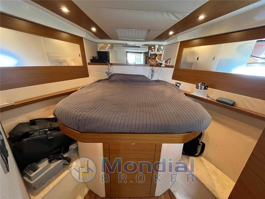 Atlantis 35