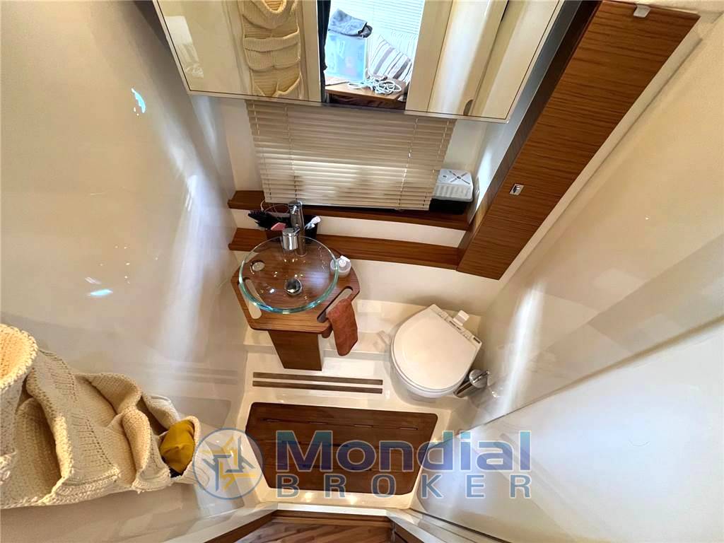 Atlantis 35