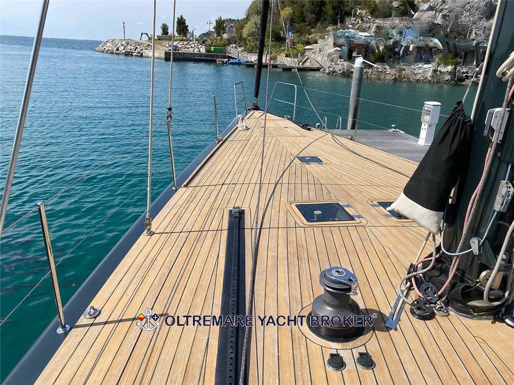 Maxi dolphin 65