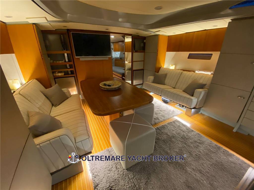 Maxi dolphin 65
