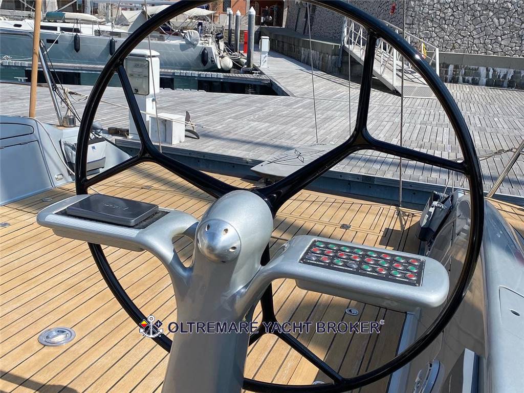 Maxi dolphin 65