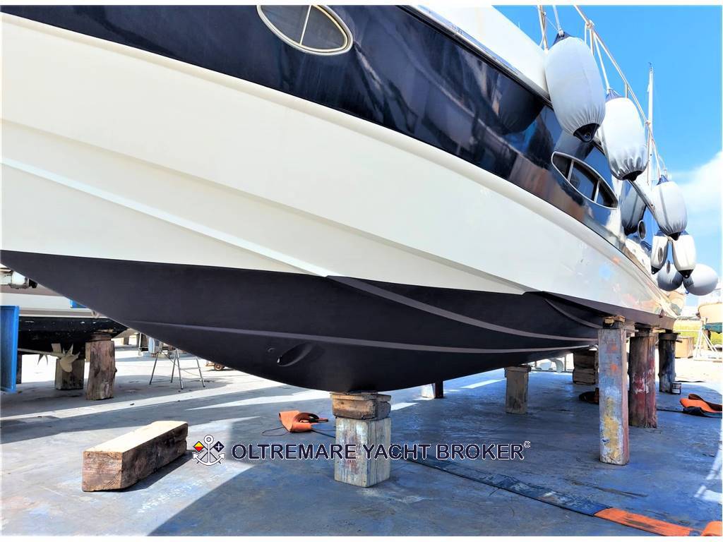 Atlantis 55 hard top