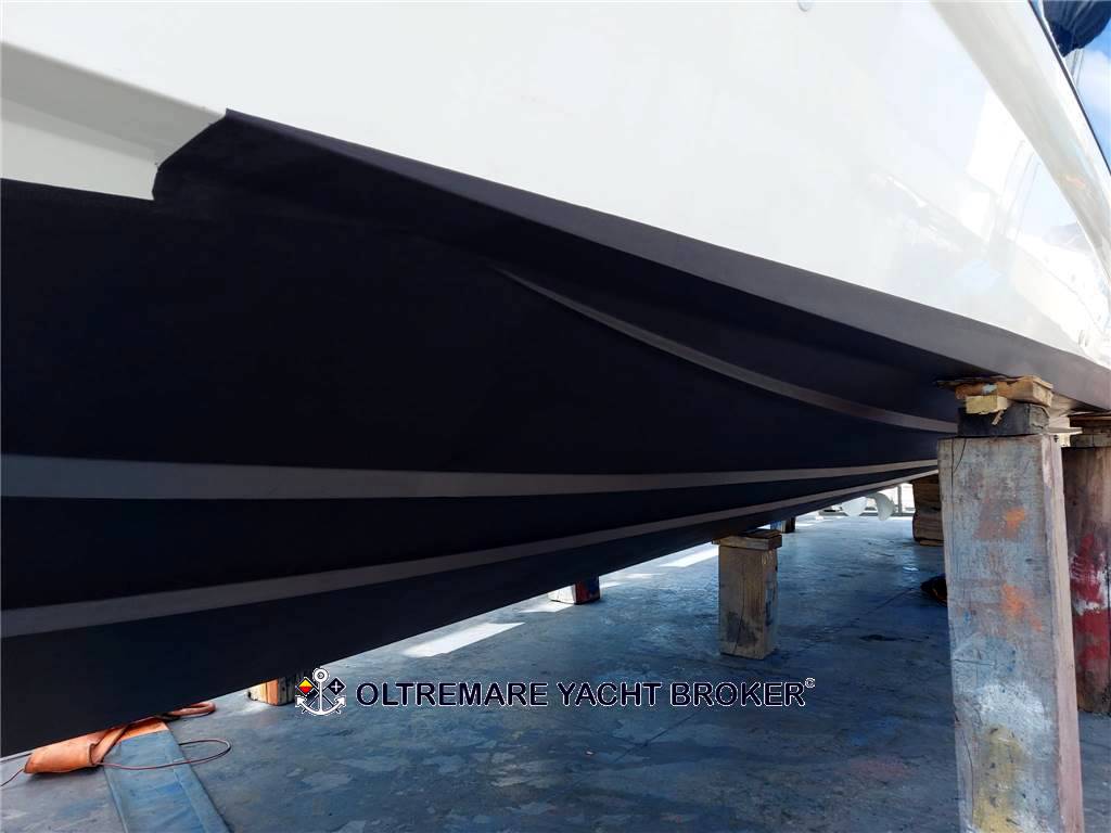 Atlantis 55 hard top