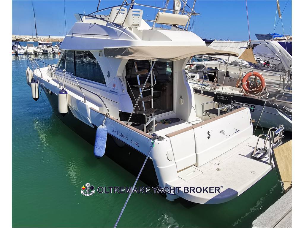 Beneteau Antares 980