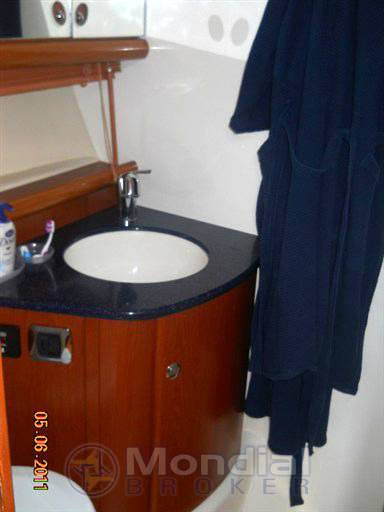 Atlantis 425