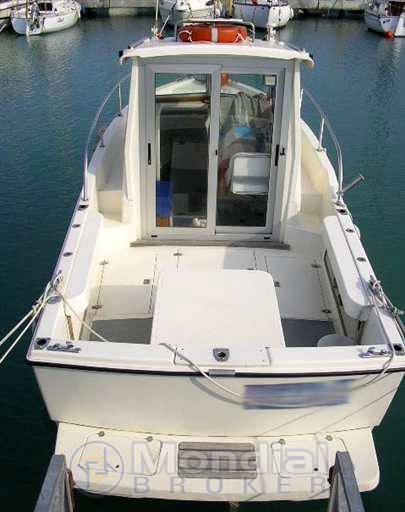 Cosnava 670 cabin