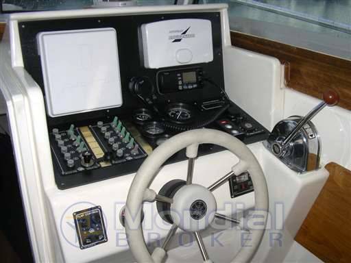 Cosnava 670 cabin