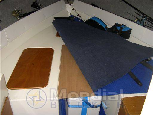 Cosnava 670 cabin