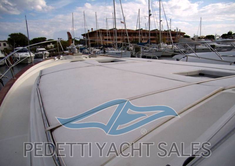 Menorquin yacht 160 hard top bianco