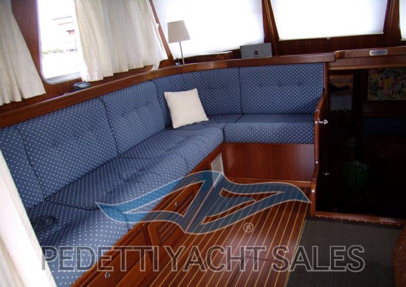 Menorquin yacht 160 hard top bianco