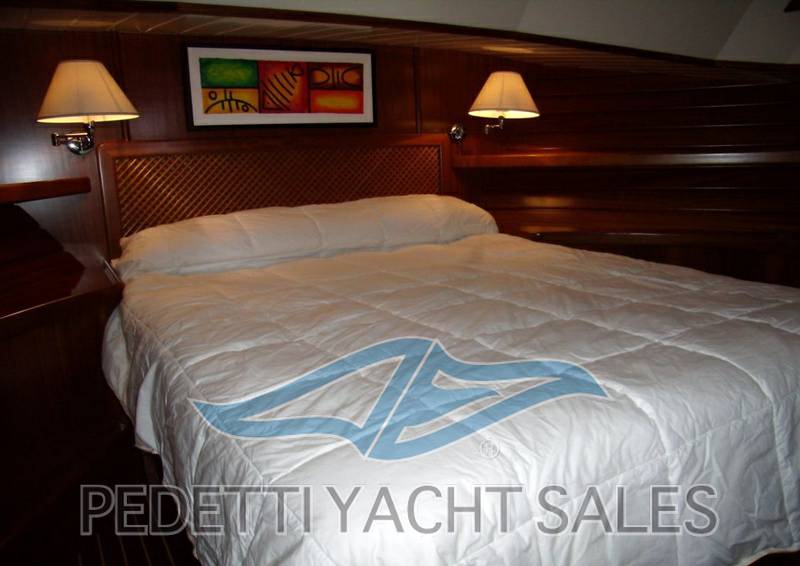 Menorquin yacht 160 hard top bianco