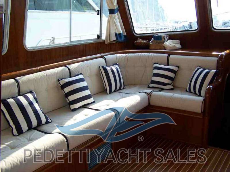 Menorquin yachts 180 fly bridge