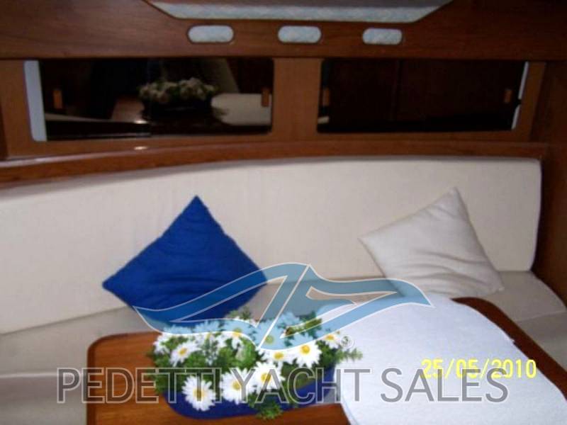 Luhrs 380 open