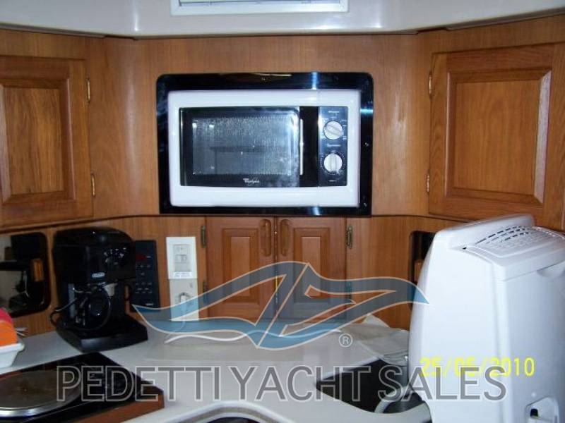 Luhrs 380 open