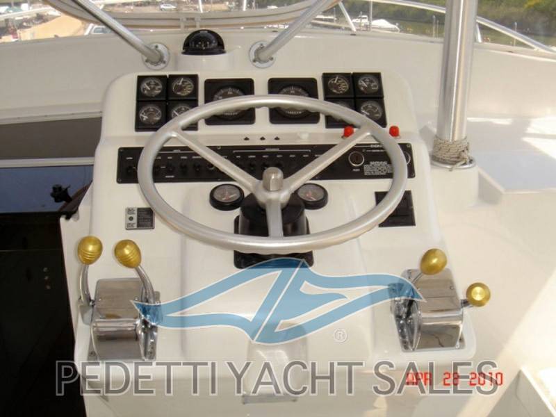 Luhrs 29 open