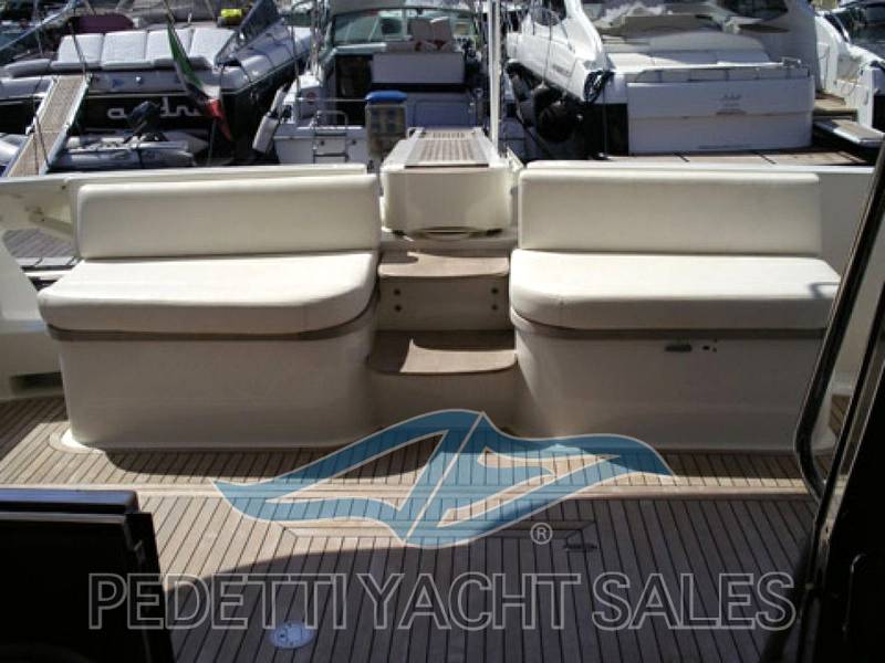 Ferretti 550