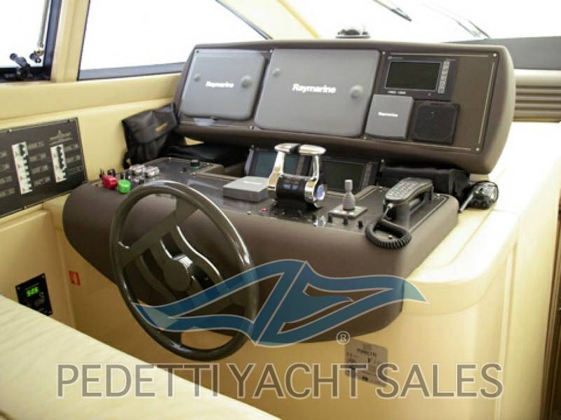 Ferretti 550
